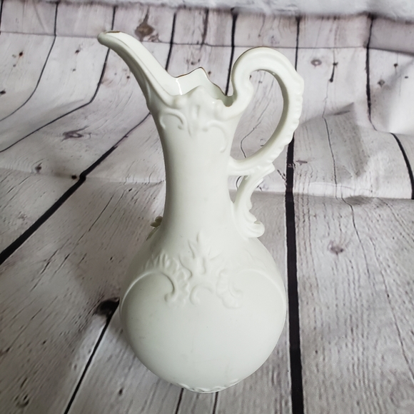 Lefton China 6 inch Floral Bud Vase Ivory Gold Painted Trim Handle - Picture 4 of 12